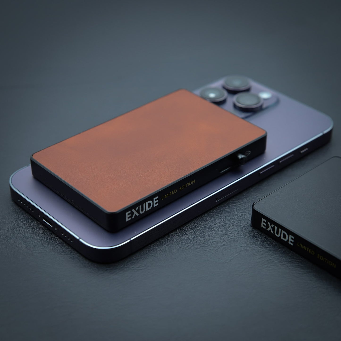Genuine Leather Falcon Magsafe Magnetic Card Holder